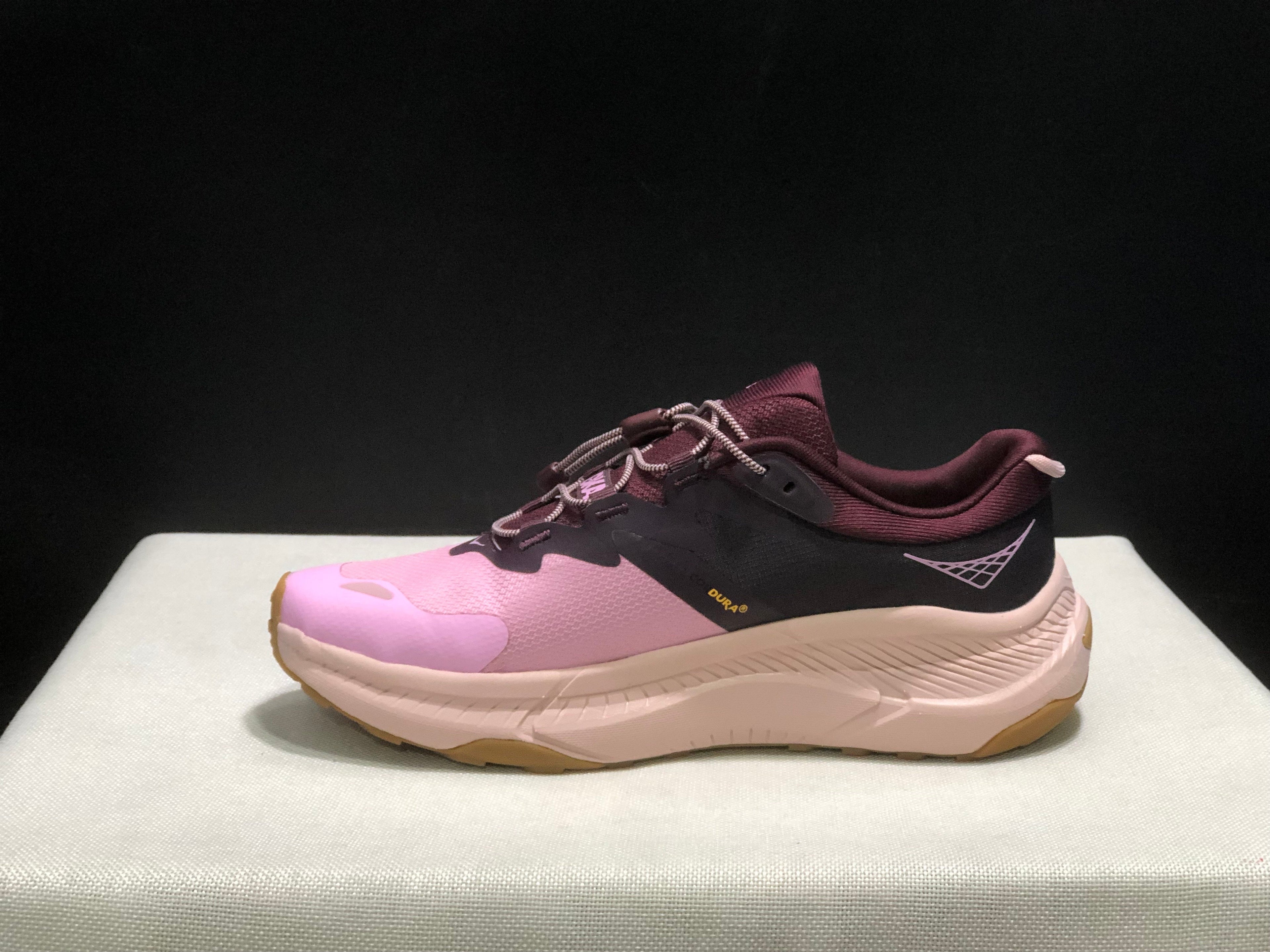 HOKA ONE ONE SKYFLOW